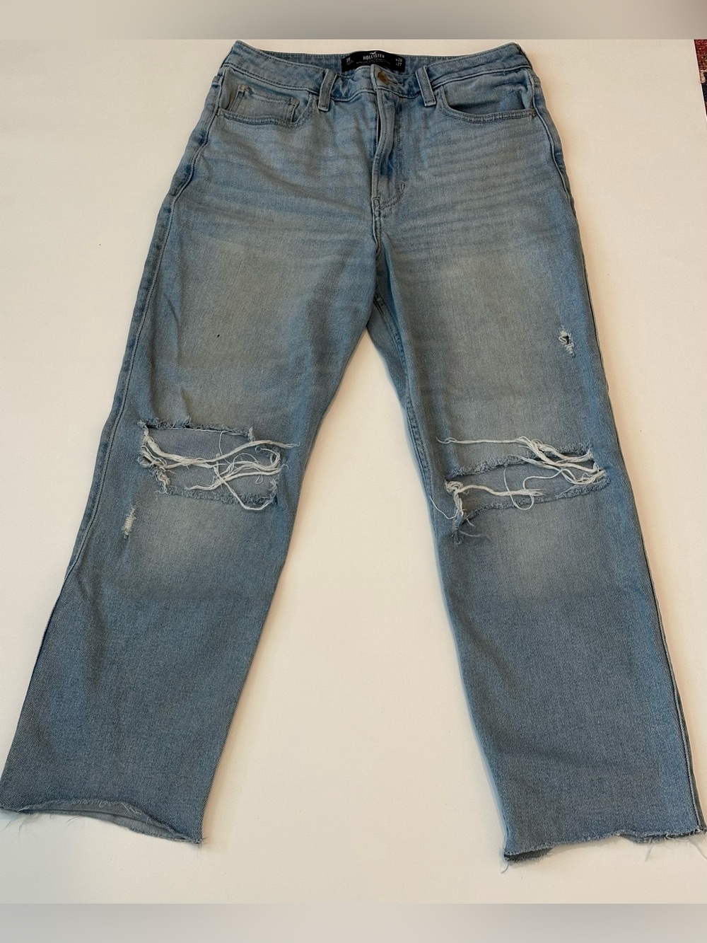 Hollister Ultra High-Rise Vintage Straight Distressed Jeans Size 7R W28 L27